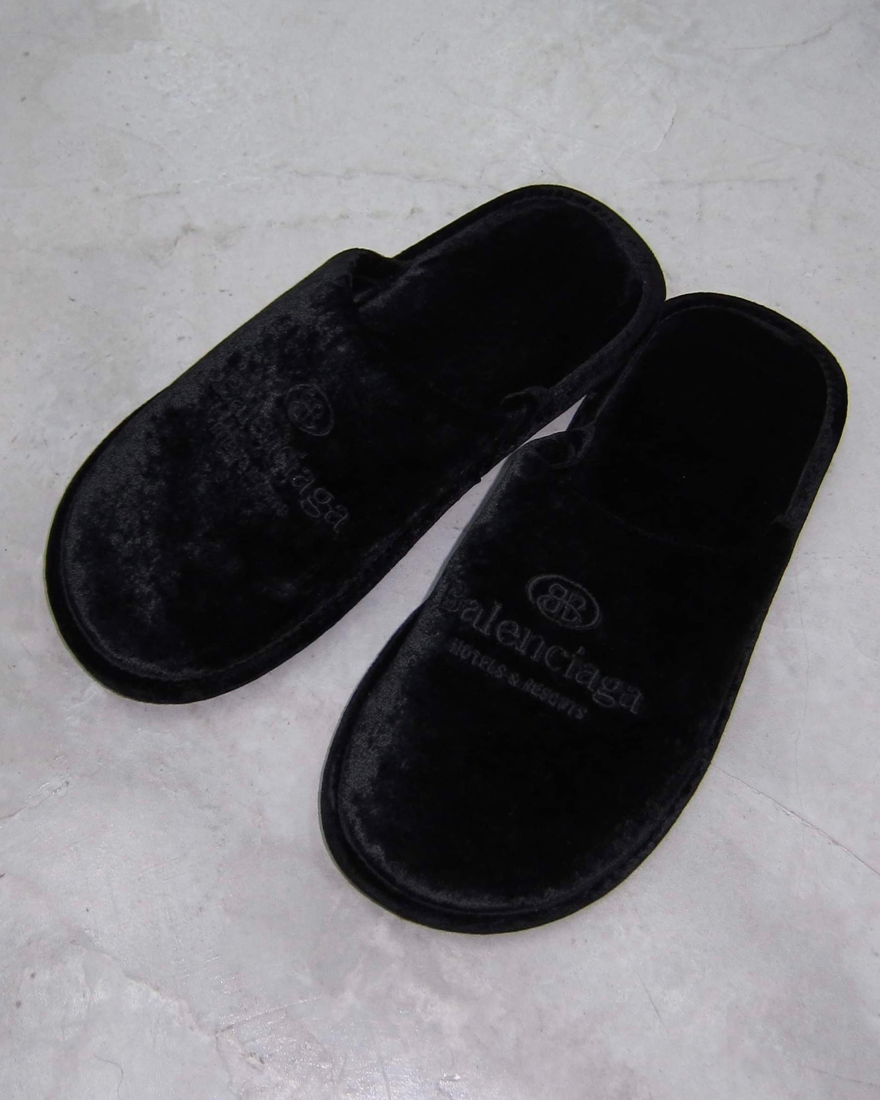 BALENCIAGA SS20 HOTEL VELVET SLIPPER blocstore