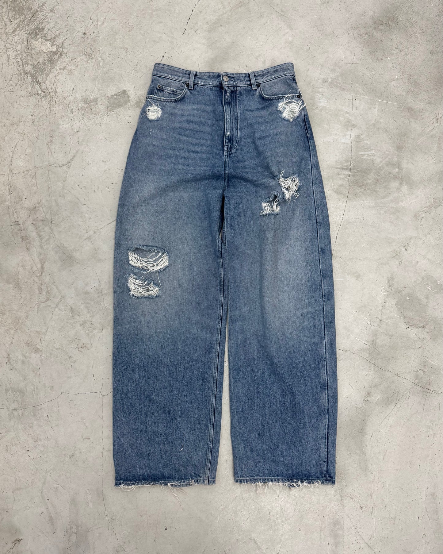 BALENCIAGA PRE-FALL 2021 RIPPED BAGGY JEANS