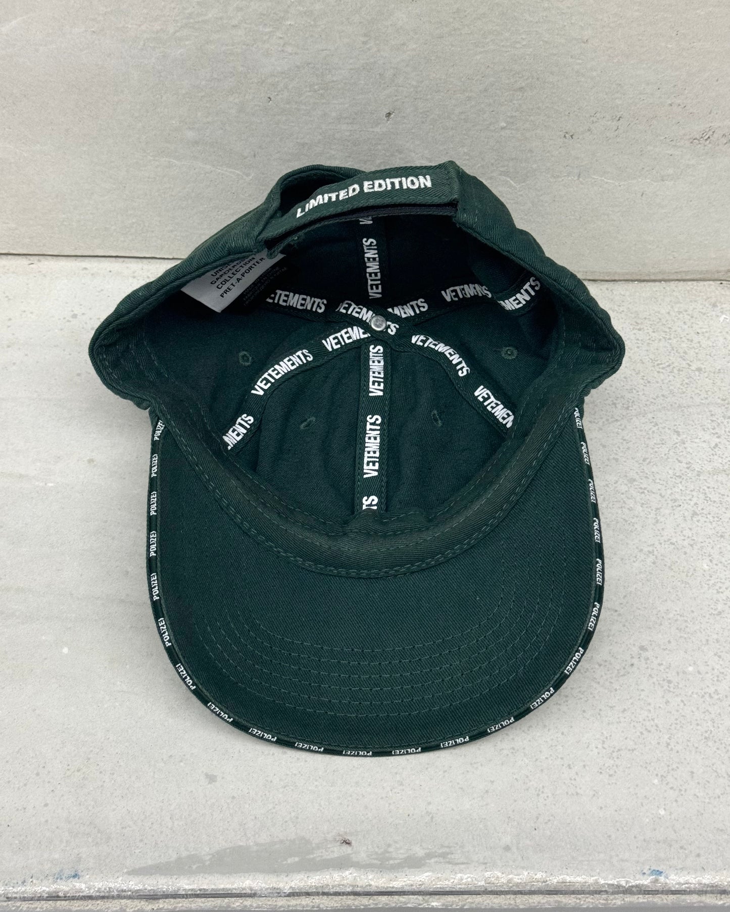 VETEMENTS POLIZEI EMBROIDERED HAT