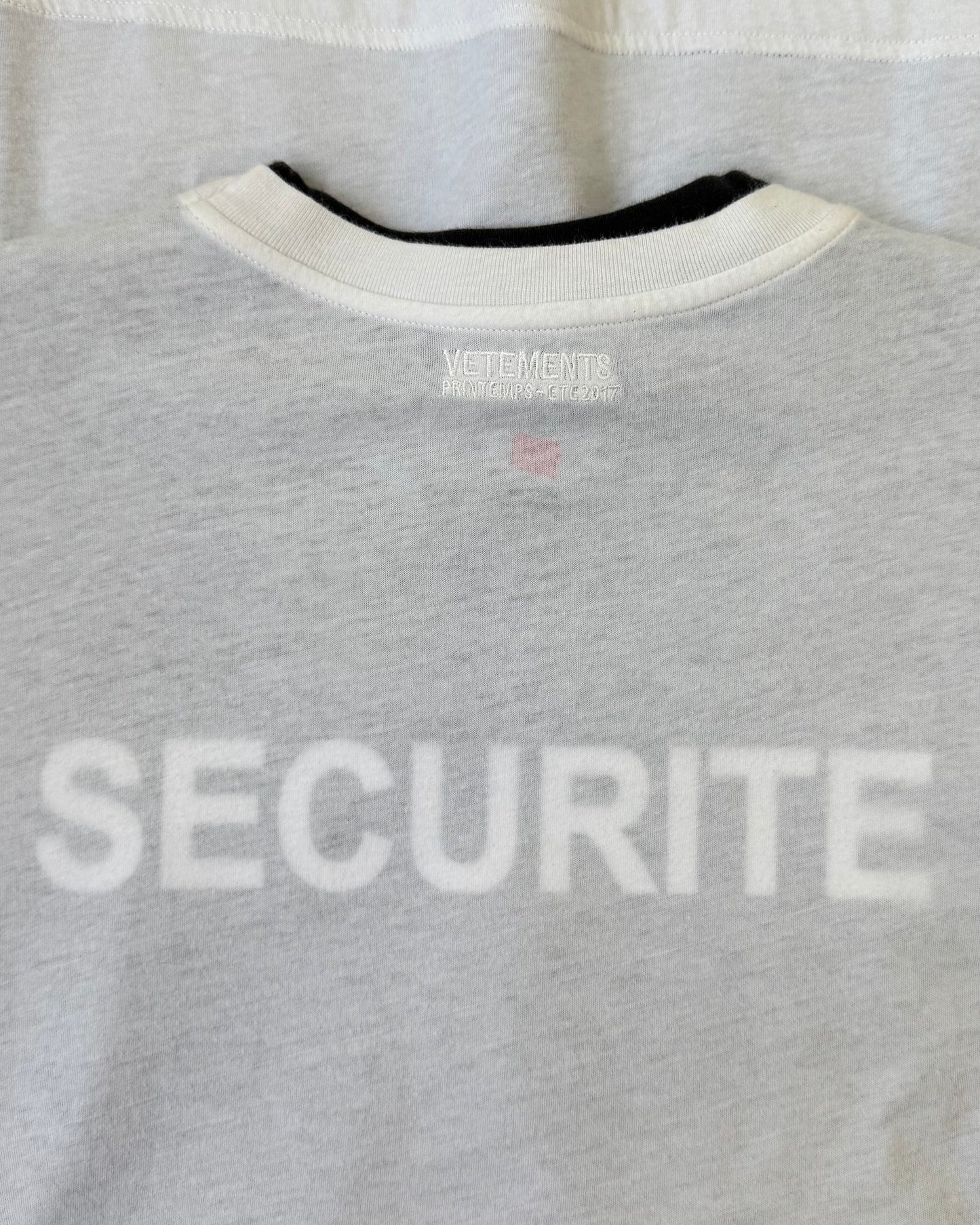 VETEMENTS X HANES SS17 DOUBLE LAYERED SECURITE TEE