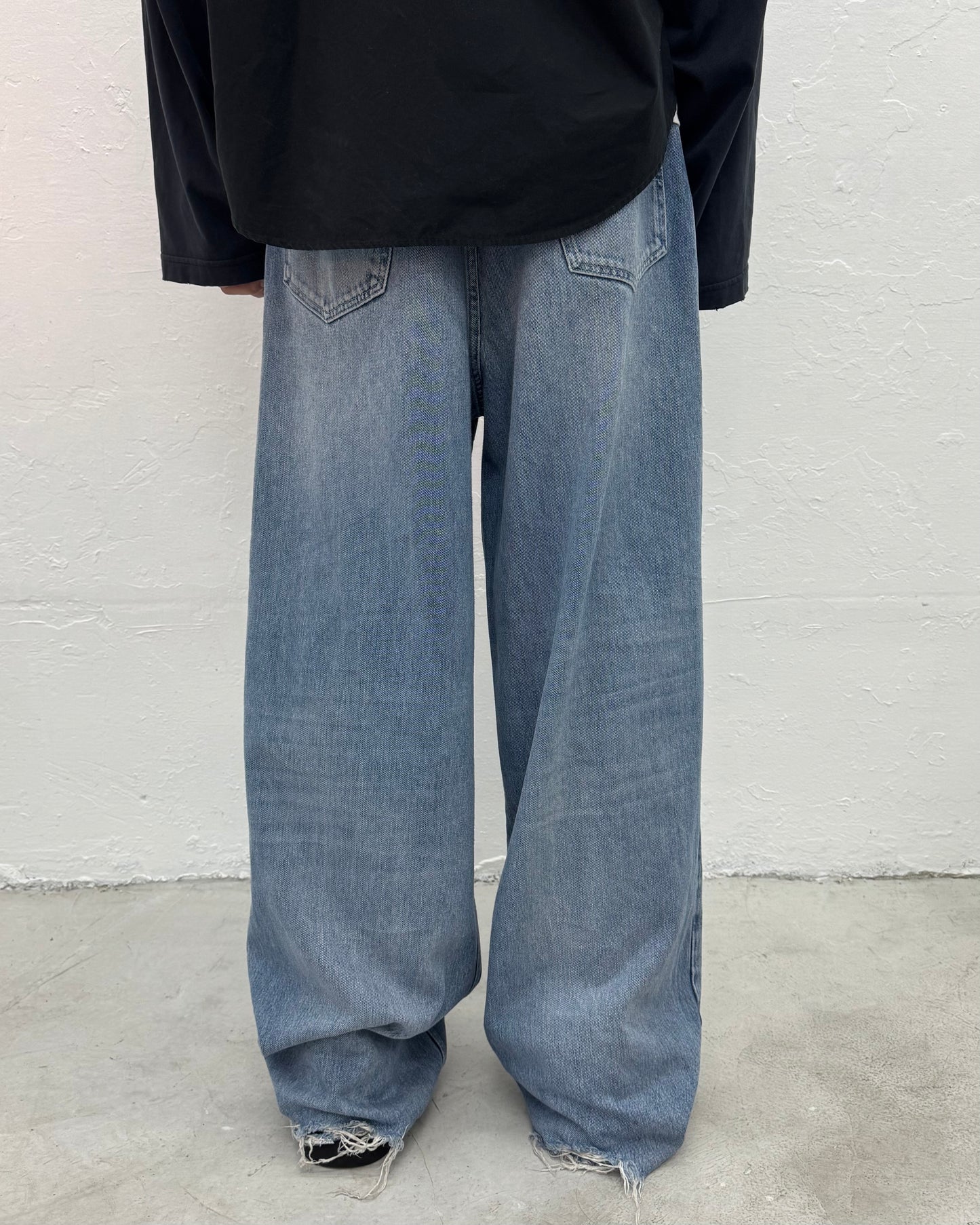 BALENCIAGA PRE-FALL 2021 RIPPED BAGGY JEANS